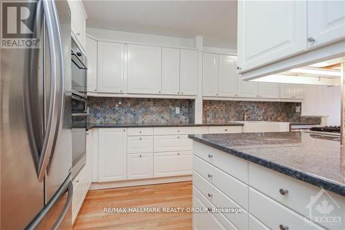 2088 Orient Park Drive, Ottawa, ON - Indoor Photo Showing Kitchen