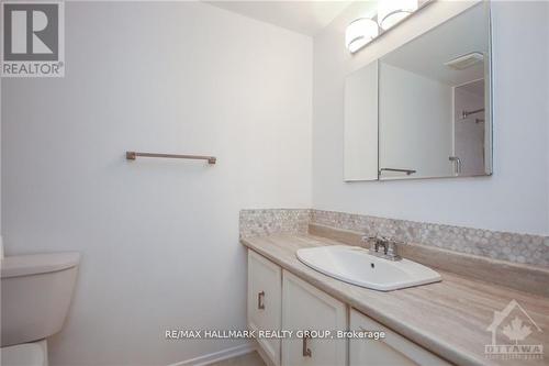 2088 Orient Park Drive, Ottawa, ON - Indoor Photo Showing Bathroom