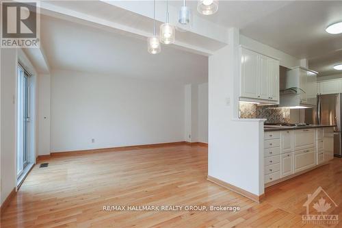 2088 Orient Park Drive, Ottawa, ON - Indoor Photo Showing Kitchen