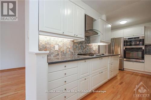2088 Orient Park Drive, Ottawa, ON - Indoor Photo Showing Kitchen With Upgraded Kitchen