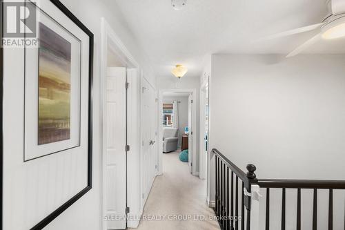 566 Meadowcreek Circle, Ottawa, ON - Indoor Photo Showing Other Room