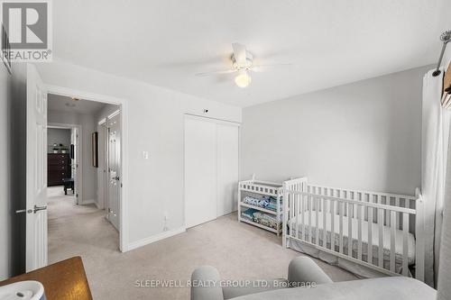 566 Meadowcreek Circle, Ottawa, ON - Indoor Photo Showing Bedroom