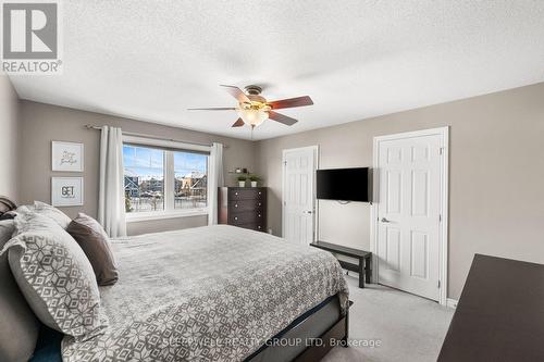 566 Meadowcreek Circle, Ottawa, ON - Indoor Photo Showing Bedroom