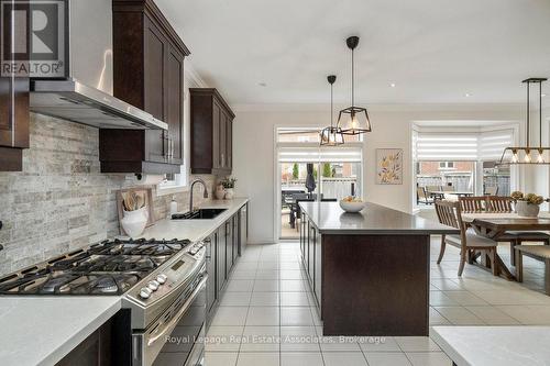 30 Danfield Court, Brampton, ON - Indoor Photo Showing Kitchen With Upgraded Kitchen