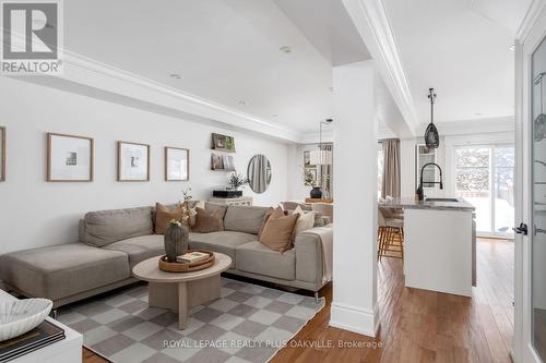4074 Kryzan Drive, Burlington, ON - Indoor Photo Showing Living Room