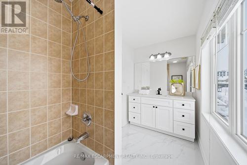 911 Zelinsky Crescent, Milton, ON - Indoor Photo Showing Bathroom