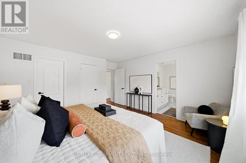 911 Zelinsky Crescent, Milton, ON - Indoor Photo Showing Bedroom