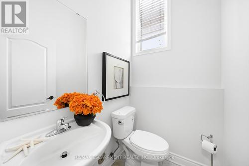 911 Zelinsky Crescent, Milton, ON - Indoor Photo Showing Bathroom