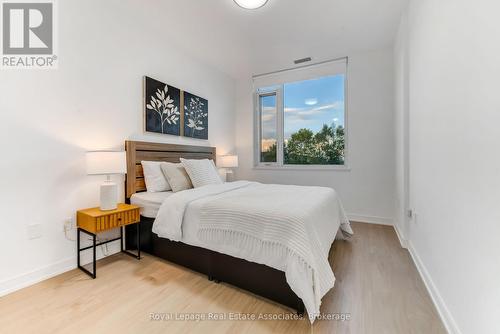 124 - 8 Nahani Way, Mississauga, ON - Indoor Photo Showing Bedroom