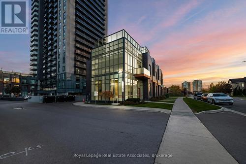 124 - 8 Nahani Way, Mississauga, ON - Outdoor