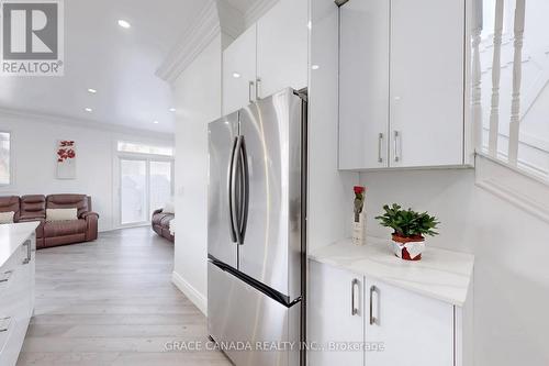 85 Albany Avenue, Hamilton, ON - Indoor Photo Showing Kitchen