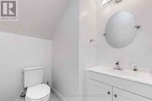 85 Albany Avenue, Hamilton, ON - Indoor Photo Showing Bathroom