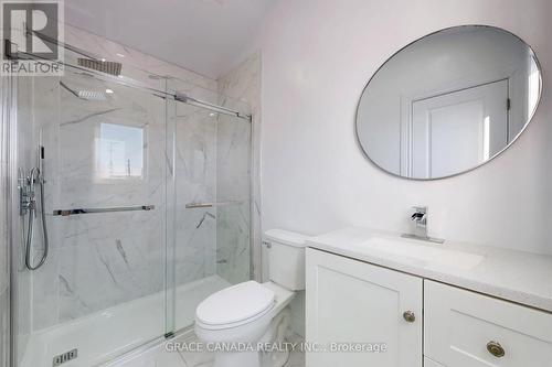 85 Albany Avenue, Hamilton, ON - Indoor Photo Showing Bathroom