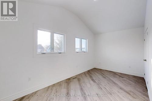 85 Albany Avenue, Hamilton, ON - Indoor Photo Showing Other Room