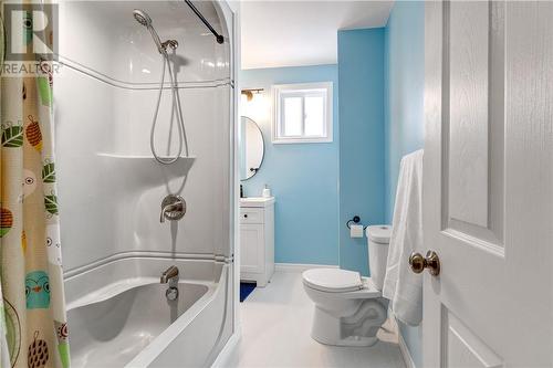 118 Third Street, Sturgeon Falls, ON - Indoor Photo Showing Bathroom