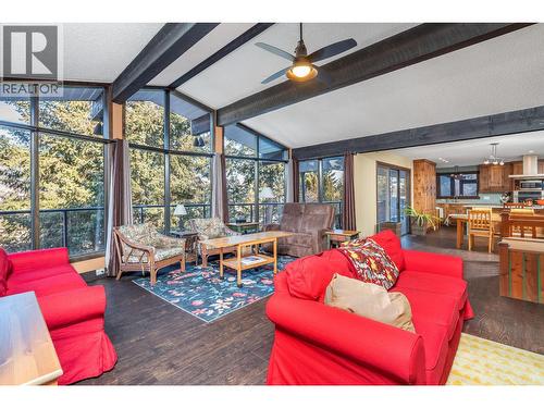 5860 Learmouth Road, Lavington, BC -  Photo Showing Living Room