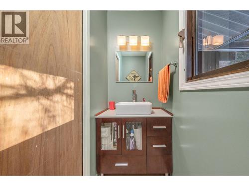 5860 Learmouth Road, Lavington, BC - Indoor