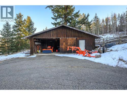 5860 Learmouth Road, Lavington, BC - Outdoor