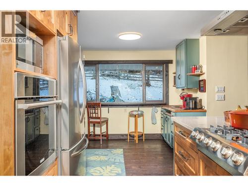 5860 Learmouth Road, Lavington, BC - Indoor Photo Showing Kitchen