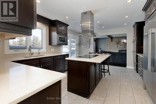 304 Devon Street, Stratford, ON - Indoor Photo Showing Kitchen With Double Sink With Upgraded Kitchen