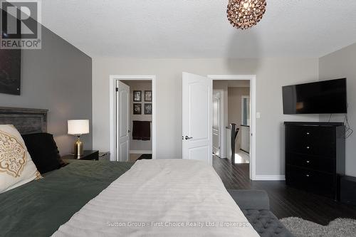 304 Devon Street, Stratford, ON - Indoor Photo Showing Bedroom
