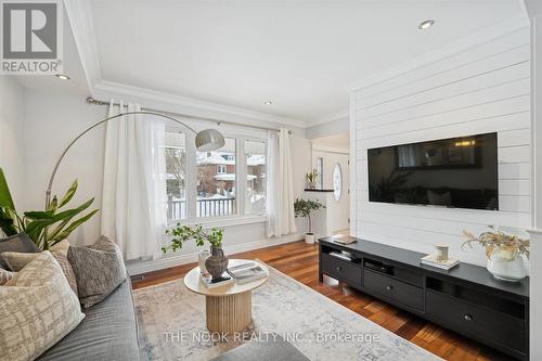 314 Richmond Street E, Oshawa (O'Neill), ON - Indoor Photo Showing Living Room
