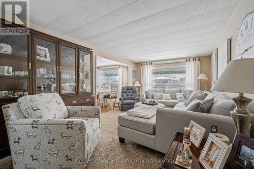 4 Redford Drive, South Huron (Exeter), ON - Indoor Photo Showing Living Room