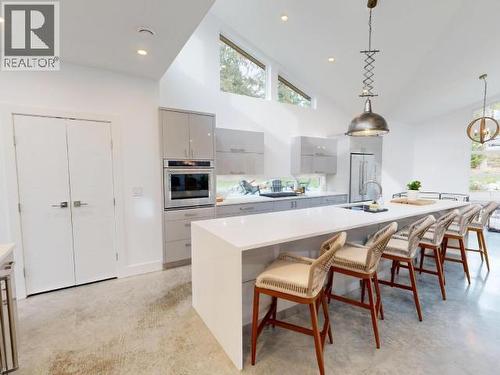 7900 Butler Rd, Powell River, BC - Indoor