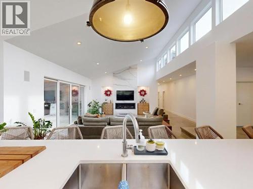 7900 Butler Rd, Powell River, BC - Indoor