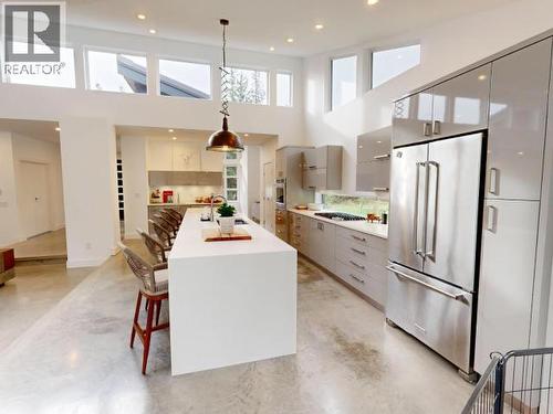 7900 Butler Rd, Powell River, BC - Indoor Photo Showing Kitchen With Upgraded Kitchen