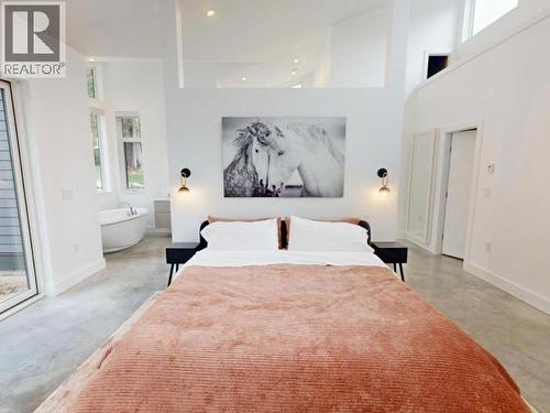 7900 Butler Rd, Powell River, BC - Indoor Photo Showing Bedroom