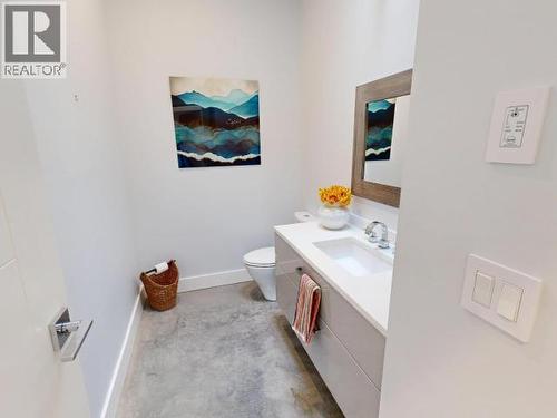 7900 Butler Rd, Powell River, BC - Indoor Photo Showing Bathroom