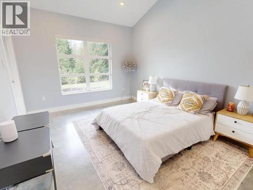 7900 Butler Rd, Powell River, BC - Indoor Photo Showing Bedroom