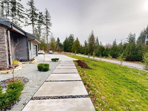 7900 Butler Rd, Powell River, BC - Outdoor