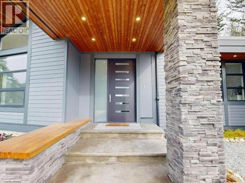 7900 Butler Rd, Powell River, BC - Outdoor