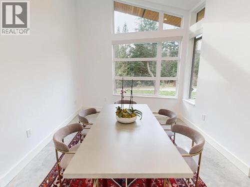 7900 Butler Rd, Powell River, BC - Indoor Photo Showing Dining Room