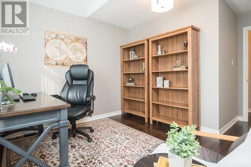 318 Malboeuf Court, Milton, ON - Indoor Photo Showing Office