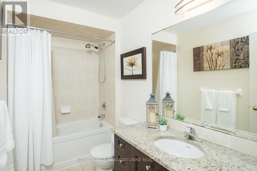 318 Malboeuf Court, Milton, ON - Indoor Photo Showing Bathroom