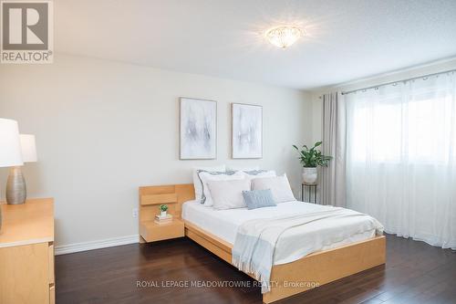 318 Malboeuf Court, Milton, ON - Indoor Photo Showing Bedroom