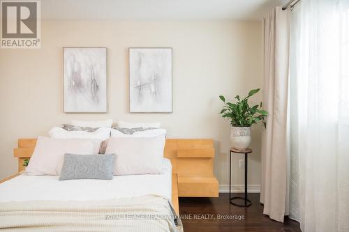 318 Malboeuf Court, Milton, ON - Indoor Photo Showing Bedroom