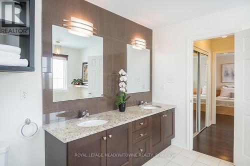 318 Malboeuf Court, Milton, ON - Indoor Photo Showing Bathroom