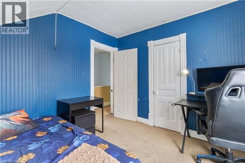 Carpeted bedroom featuring vaulted ceiling - 112 Eagle Avenue, Brantford, ON - Indoor Photo Showing Bedroom
