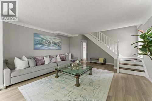 285 Belleperche Place, Windsor, ON - Indoor Photo Showing Living Room