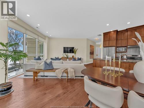 4955 Riverside Drive Unit# 202, Windsor, ON - Indoor Photo Showing Living Room