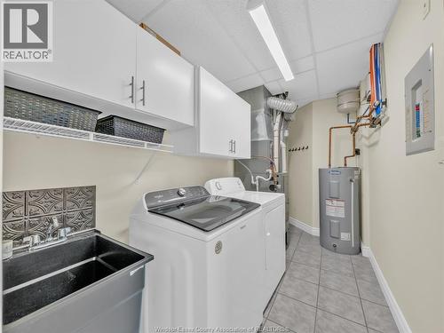 4955 Riverside Drive Unit# 202, Windsor, ON - Indoor Photo Showing Laundry Room