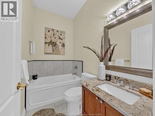 4955 Riverside Drive Unit# 202, Windsor, ON - Indoor Photo Showing Bathroom