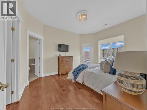 4955 Riverside Drive Unit# 202, Windsor, ON - Indoor Photo Showing Bedroom