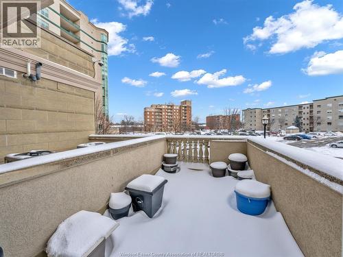 4955 Riverside Drive Unit# 202, Windsor, ON - Outdoor
