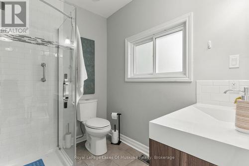 8 North Road, Lake Of Bays (Mclean), ON - Indoor Photo Showing Bathroom