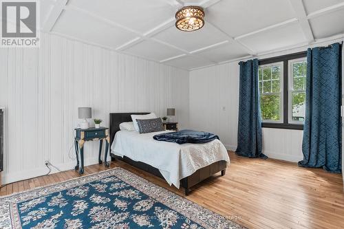 8 North Road, Lake Of Bays (Mclean), ON - Indoor Photo Showing Bedroom